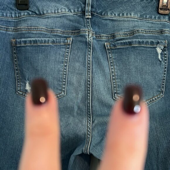 Torrid  Plus Size Jegging Premium Stretch Medium Wash Sz 18S - Picture 8 of 10